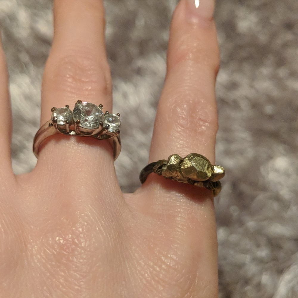Lot of two costume rings